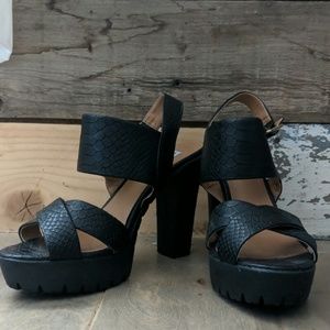 Steve Madden chunk heals